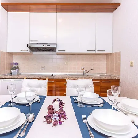Apartment Gorgeous In With Kitchen Crikvenica